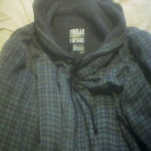 100th% polyester fabric grey warm nice in good condition and warm